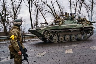 Peklo na Donbasu pomalu otevírá svou bránu, krveprolití může mít ale překvapivý konec. Analytik Josef Kraus přiblížil variantu konce války